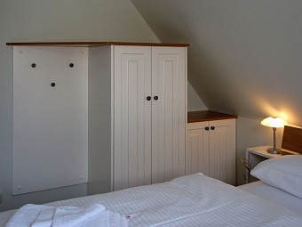 Schränke im zweiten Schlafzimmer im Obergeschoss